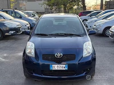 Usata Toyota Yaris Sol 69 CV (50 kW) 2007 Blu Utilitaria