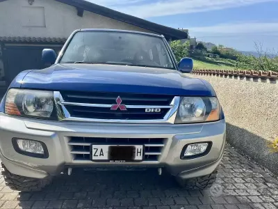 Usata Mitsubishi Pajero 160 CV (117 kW) 2001 Blu SUV