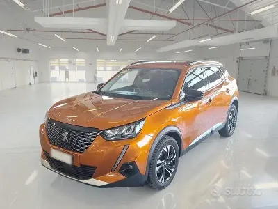 Usata Peugeot 2008 Allure 110 CV (80 kW) 2022 Arancione SUV