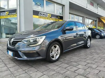 Usata Renault Mégane GrandTour 116 CV (85 kW) 2019 Grigio Station wagon