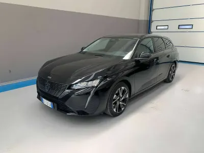 Usata Peugeot 308 SW Allure 131 CV (96 kW) 2024 Nero metallizzato Station wagon