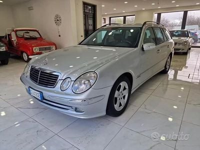 Usata Mercedes E320 Avantgarde 224 CV (164 kW) 2005 Grigio Station wagon