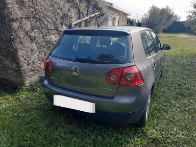 Usata VW Golf IV Comfortline 105 CV (77 kW) 2005 Grigio Berlina