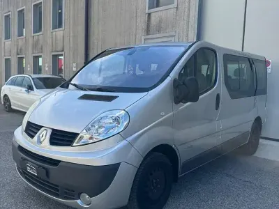 Usata Opel Vivaro 114 CV (83 kW) 2011 Grigio Monovolume