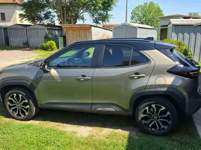 Usata Toyota Yaris Cross Trend 92 CV (67 kW) 2023 Verde SUV