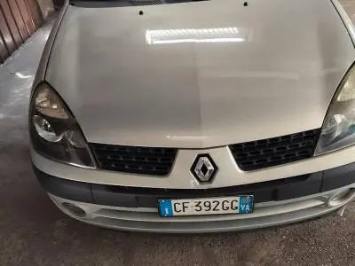 Usata Renault Clio II 58 CV (42 kW) 2003 Grigio Berlina
