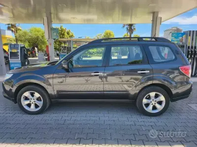 Usata Subaru Forester Exclusive+ 147 CV (108 kW) 2012 Grigio SUV