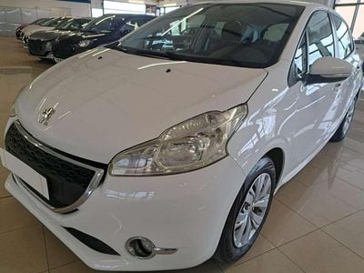 Gebraucht Peugeot 208 Active 82 PS (60 kW) 2014 Weiß Kleinwagen