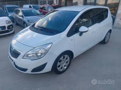 Usata Opel Meriva 95 CV (69 kW) 2011 Bianco Monovolume