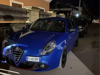 Usata Alfa Romeo Giulietta Super 120 CV (88 kW) 2018 Blu Utilitaria