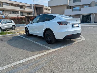 Usata Tesla Model Y Long Range AWD 378 kW (514 CV) 2022 SUV