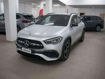 Usata Mercedes GLA200 Premium 150 CV (110 kW) 2022 Argento SUV