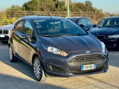 Usado Ford Fiesta 60 HP (44 kW) 2015 Azul Citadino