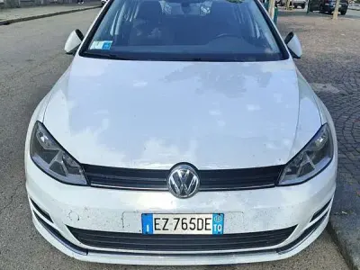 Usata VW Golf VII Highline 105 CV (77 kW) 2015 Berlina