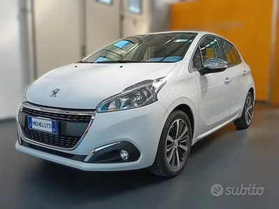 Usata Peugeot 208 Allure 75 CV (55 kW) 2017 Bianco Utilitaria