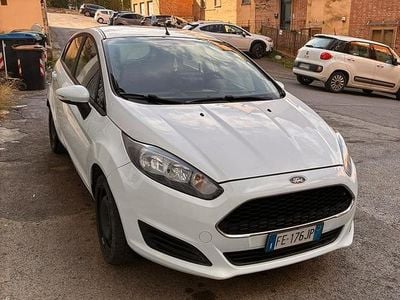 Usata Ford Fiesta 75 CV (55 kW) 2016 Bianco Berlina