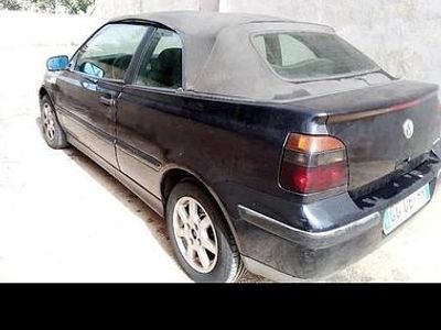 Usata VW Golf Cabriolet 101 CV (74 kW) 1999 Blu Cabrio
