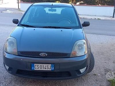Usata Ford Fiesta 73 CV (53 kW) 2004 Utilitaria