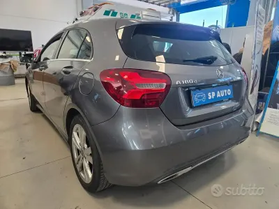 Usata Mercedes A180 Premium 109 CV (80 kW) 2018 Nero Berlina