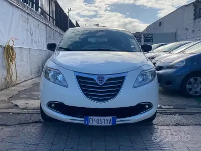 Usata Lancia Ypsilon Silver 85 CV (62 kW) 2013 Bianco Utilitaria
