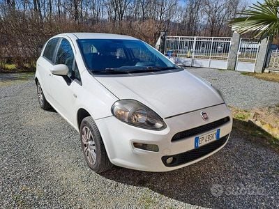 Usata Fiat Grande Punto Active 77 CV (56 kW) 2012 Bianco Utilitaria