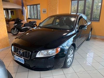 Usata Volvo S80 136 CV (100 kW) 2013 Nero Berlina