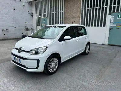 Usata VW up! Move 65 CV (47 kW) 2023 Bianco Utilitaria