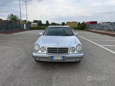 Usata Mercedes E200