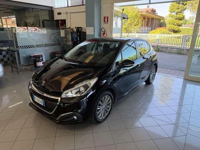 Begagnad Peugeot 208 Active 82 HK (60 kW) 2016 Svart Halvkombi