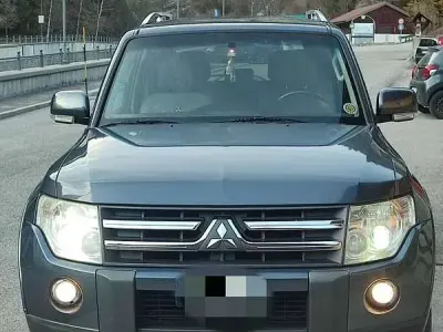 Usata Mitsubishi Pajero Instyle 160 CV (117 kW) 2007 Grigio SUV