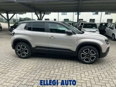 Uusi Jeep Avenger Summit 101 HP (74 kW) 2026 Musta Katumaasturi