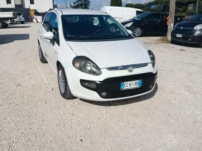 Usata Fiat Grande Punto S 75 CV (55 kW) 2011 Bianco Utilitaria