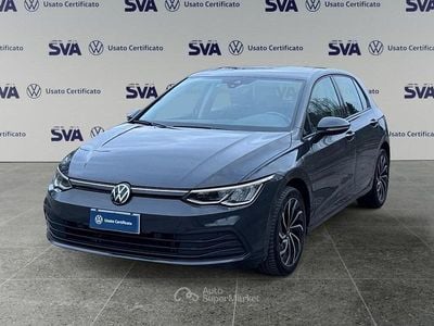 Grigio Usata 2023 VW Golf Life Berlina | 21.500 € (Buon prezzo)