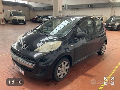 Usata Peugeot 107 68 CV (50 kW) 2011 Marrone Utilitaria