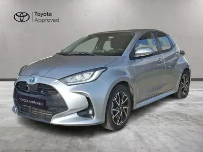 Usata Toyota Yaris Trend 91 CV (66 kW) 2022 Silver metallic Utilitaria