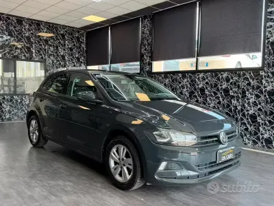 Usata VW Polo Comfortline 95 CV (69 kW) 2018 Grigio Utilitaria