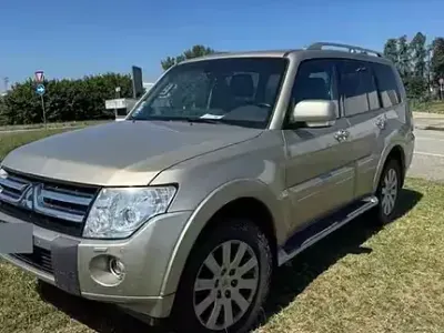 Usata Mitsubishi Pajero 250 CV (183 kW) 2010 SUV