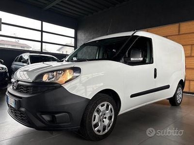 Usata Fiat Doblò Lounge 120 CV (88 kW) 2021 Bianco Monovolume