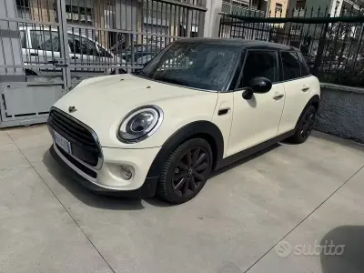 Occasion Mini Cooper Hype 136 ch (100 kW) 2017 Beige Citadine