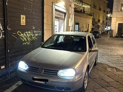 Usata VW Golf IV 110 CV (80 kW) 2001 Grigio Utilitaria