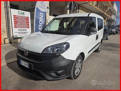 Begagnad Fiat Doblò Easy 95 HK (69 kW) 2021 Vit Minibuss