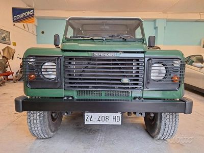 Usata Land Rover Defender 89 CV (65 kW) 2001 Verde SUV