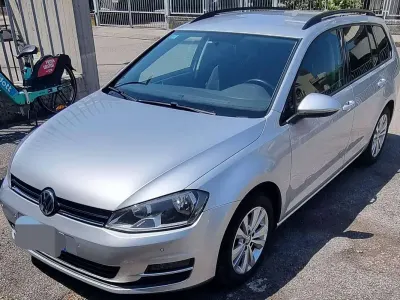 Usata VW Golf VII Comfortline 105 CV (77 kW) 2015 Grigio Station wagon