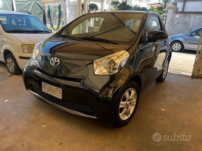 Usata Toyota iQ Sol 67 CV (49 kW) 2009 Nero Utilitaria