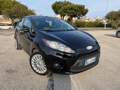 Begagnad Ford Fiesta Titanium 75 HK (55 kW) 2009 Blå Halvkombi