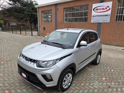 Usata Mahindra KUV100 87 CV (63 kW) 2022 Grigio SUV