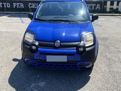 Usata Fiat Panda Cross Cross 69 CV (50 kW) 2017 Bluazzurro Utilitaria