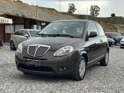 Usata Lancia Ypsilon 90 CV (66 kW) 2009 Marrone Utilitaria