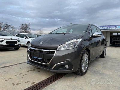 Grigio Usata 2019 Peugeot 208 Allure Utilitaria | 8999 € (Ottimo prezzo)