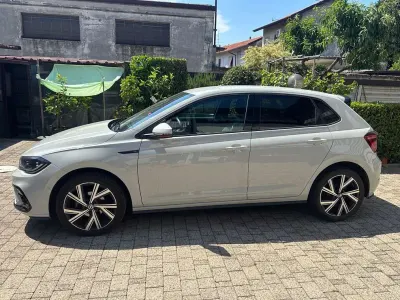 Usata VW Polo R-line 95 CV (69 kW) 2023 Beige Utilitaria